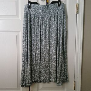 Serra sage green and white floral print pleated skirt Sz L